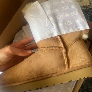 Uggs medium boots